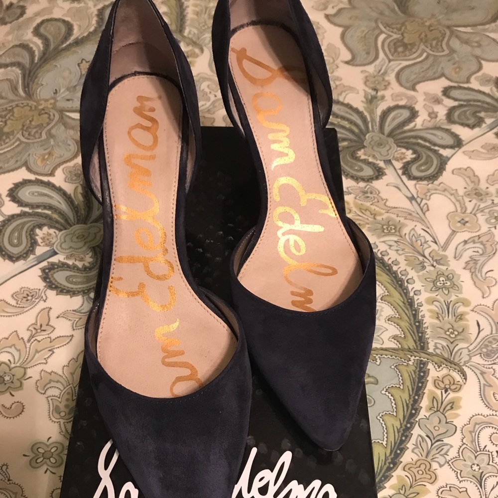 Gorgeous Navy Blue Suede Heels